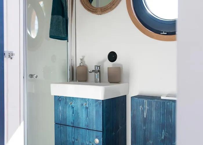 Undine - Wunderschoenes Tiny Hausboot Hotel na wodzie Hamburg