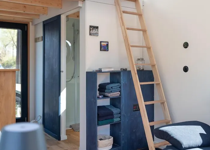 Undine - Wunderschoenes Tiny Hausboot Hotel na wodzie