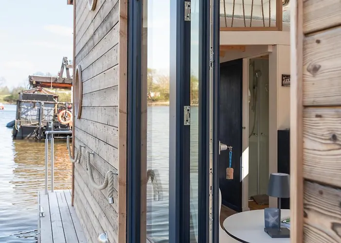 Undine - Wunderschoenes Tiny Hausboot